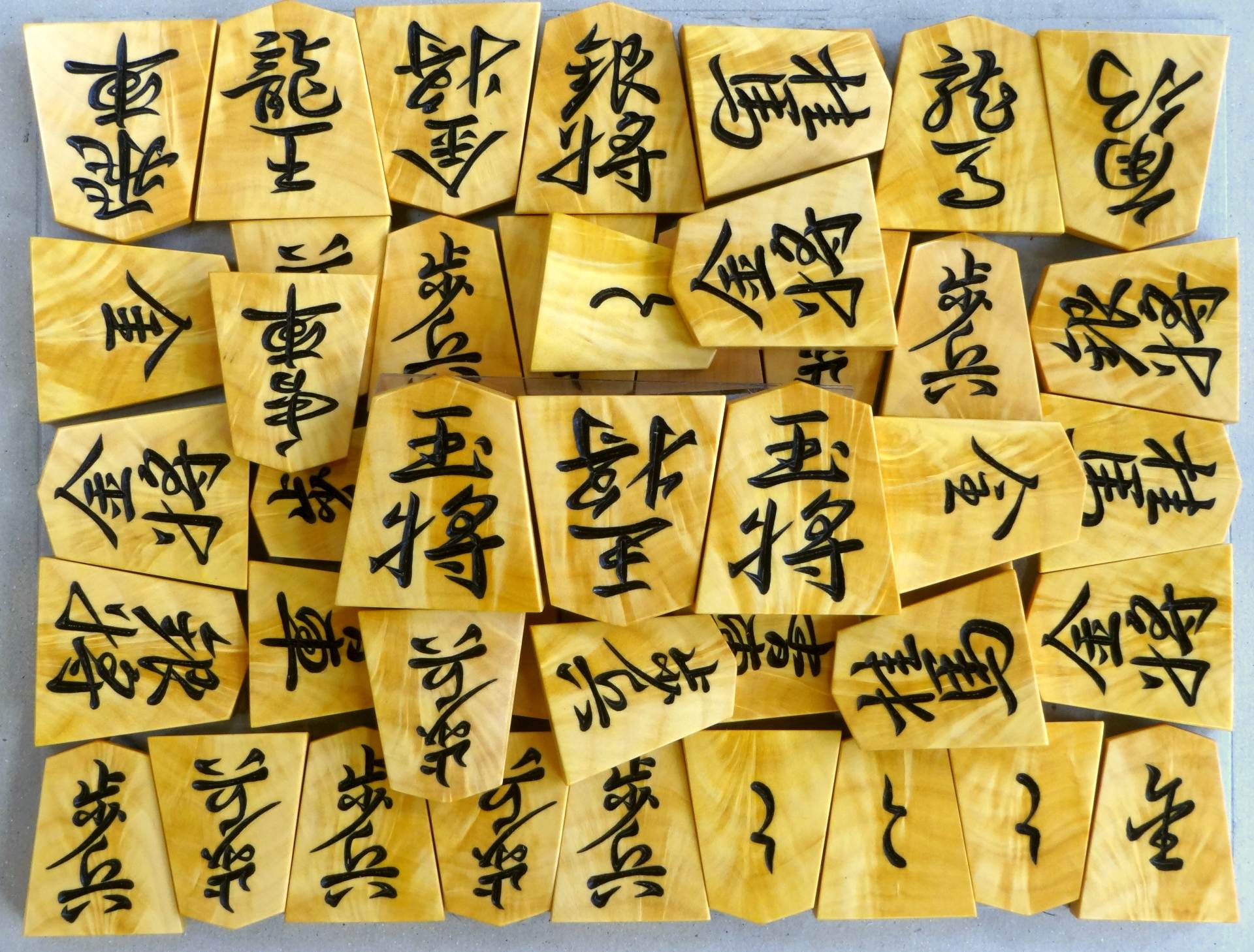 新作将棋駒のご紹介 1 3 丸八碁盤店 新作将棋駒のご紹介 1 3 丸八碁盤店