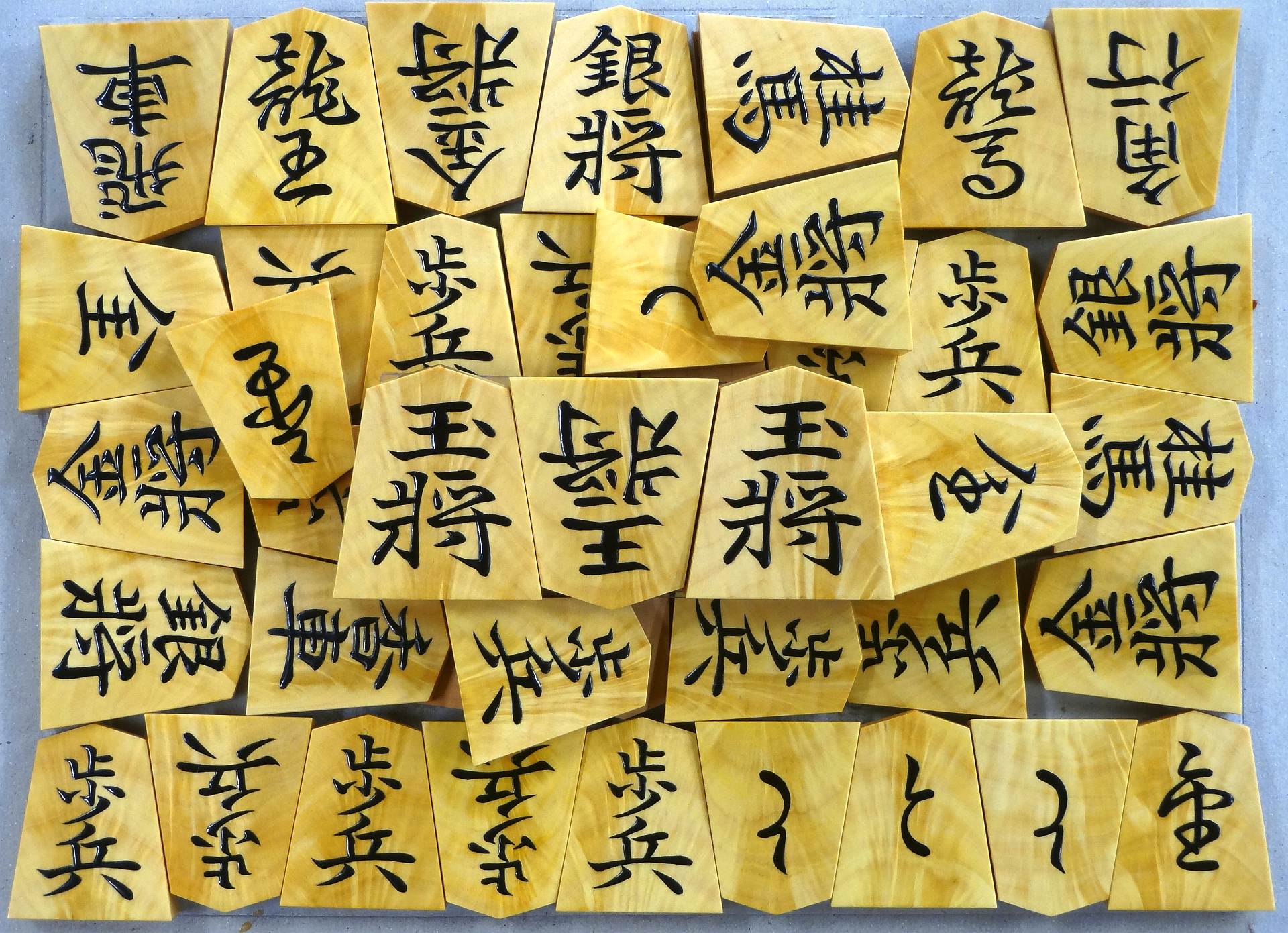 新作将棋駒のご紹介 1/3|丸八碁盤店 新作将棋駒のご紹介 1/3|丸八碁盤店