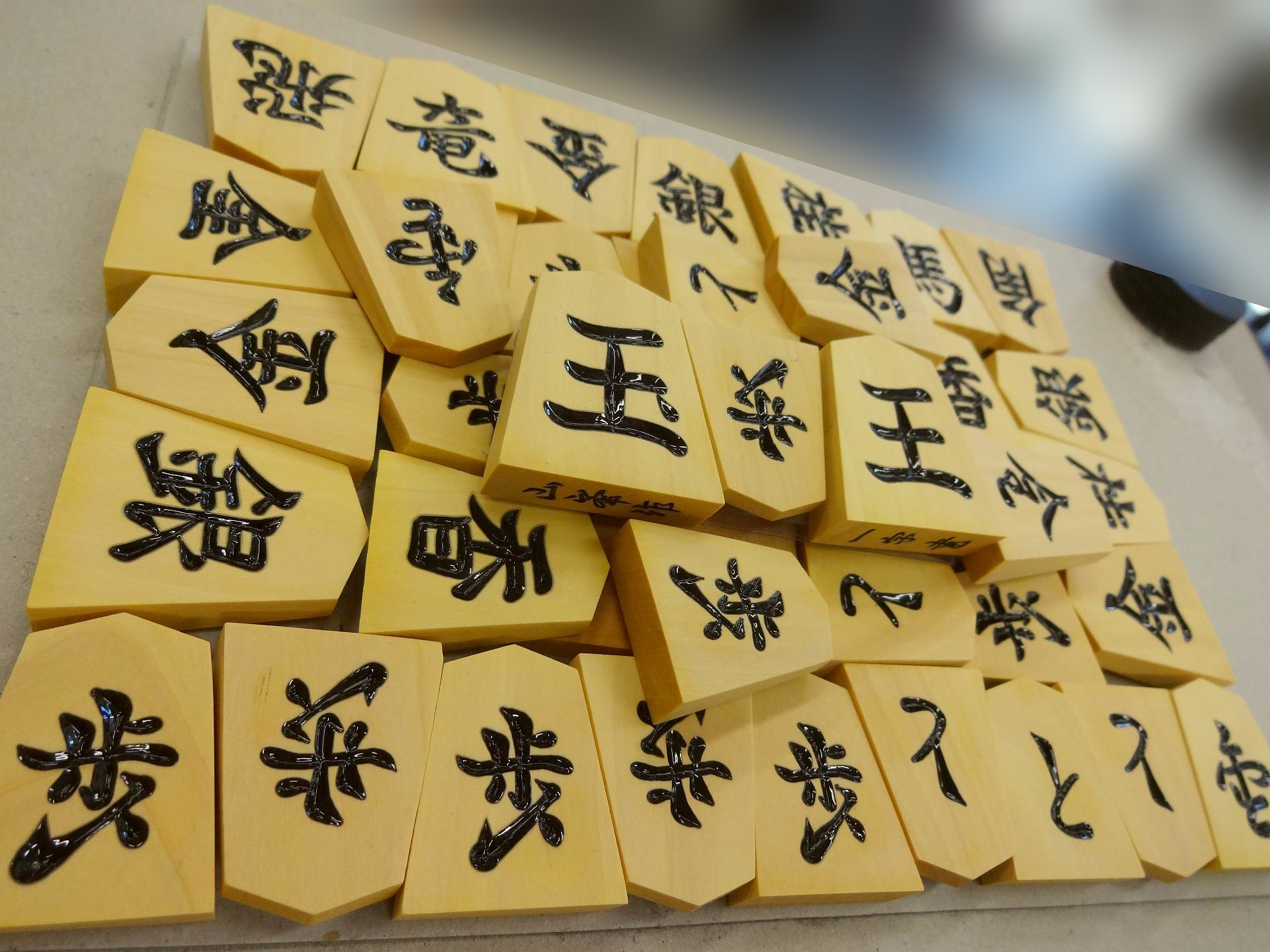 Hand Carved Shogi Pieces / Mikurajima-Tsuge – Suigenkyo Online Store